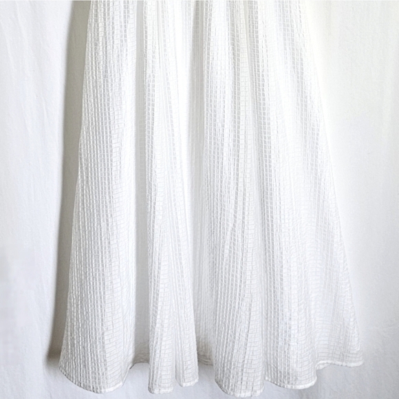 Halston White Sleeveless Seersucker Belted Flare Midi Dress - Picture 11 of 16